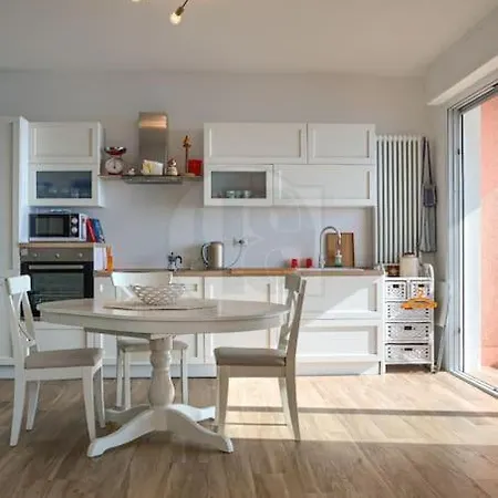 Le Coq Vista Mare Appartement *